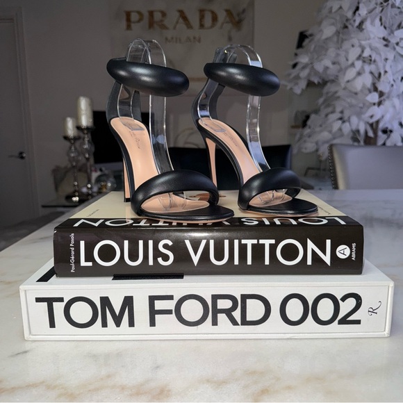 New Gianvito Rossi Womens 40 BIJOUX 105 Black Leather Sandals $995 - Picture 6 of 13